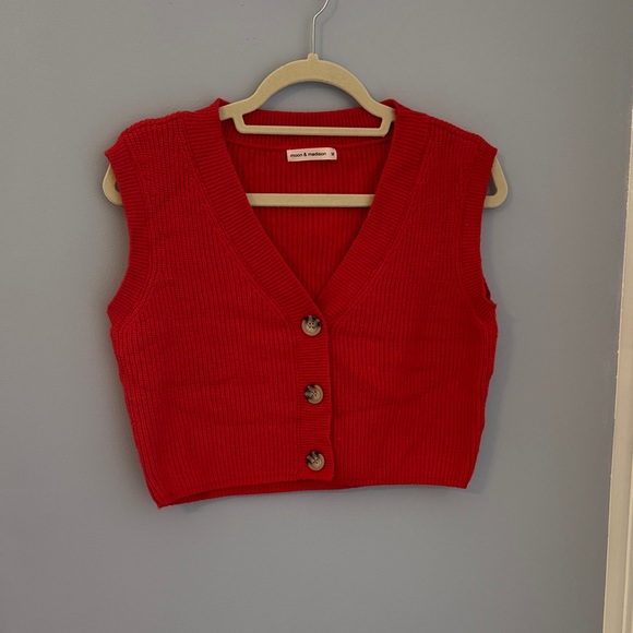 moon & madison Cropped Red V-Neck Ribbed Sweater Vest - Picture 1 of 6